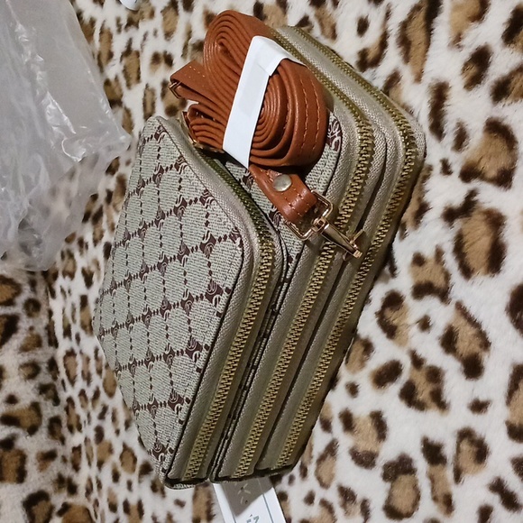 NWT Park Ave Collection Small Crossbody Bag - Picture 6 of 12